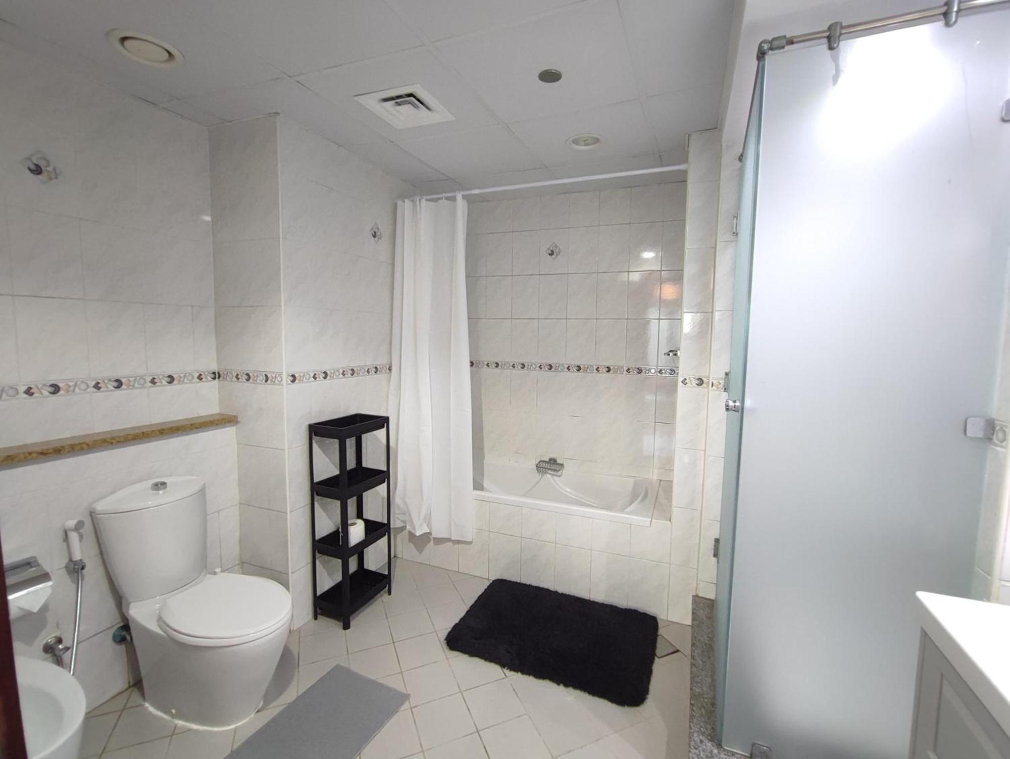 One Bedroom Apartment With Pool & Gym Near Marina ドバイ エクステリア 写真